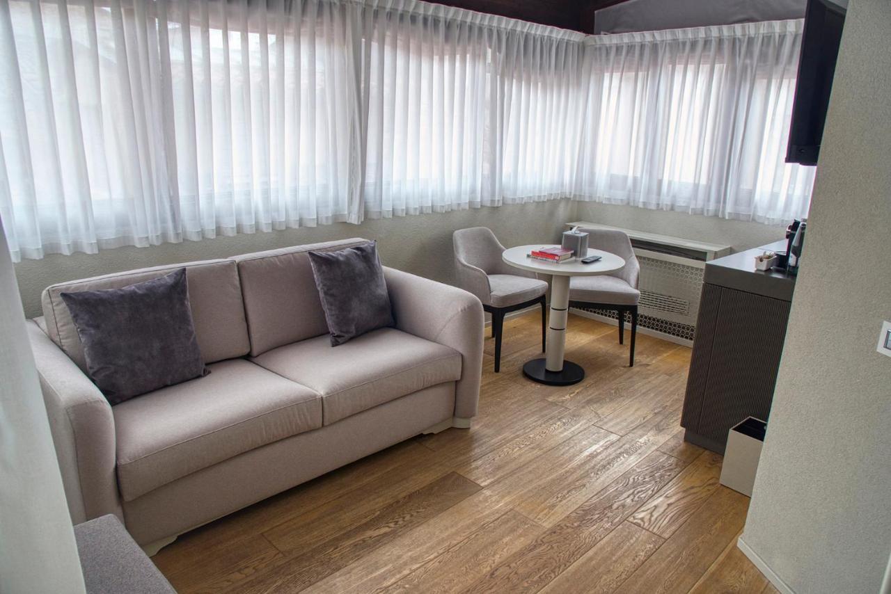 Relais Balcone Di Giulietta Hotel Verona Ngoại thất bức ảnh A living room in a micro apartment