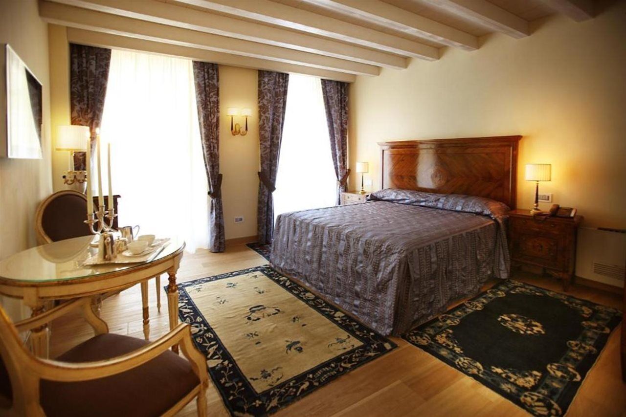 Relais Balcone Di Giulietta Hotel Verona Ngoại thất bức ảnh A room at the hotel